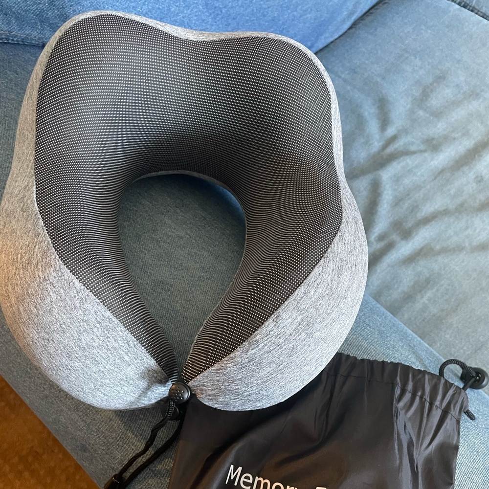 Memory foam travel neck pillow
